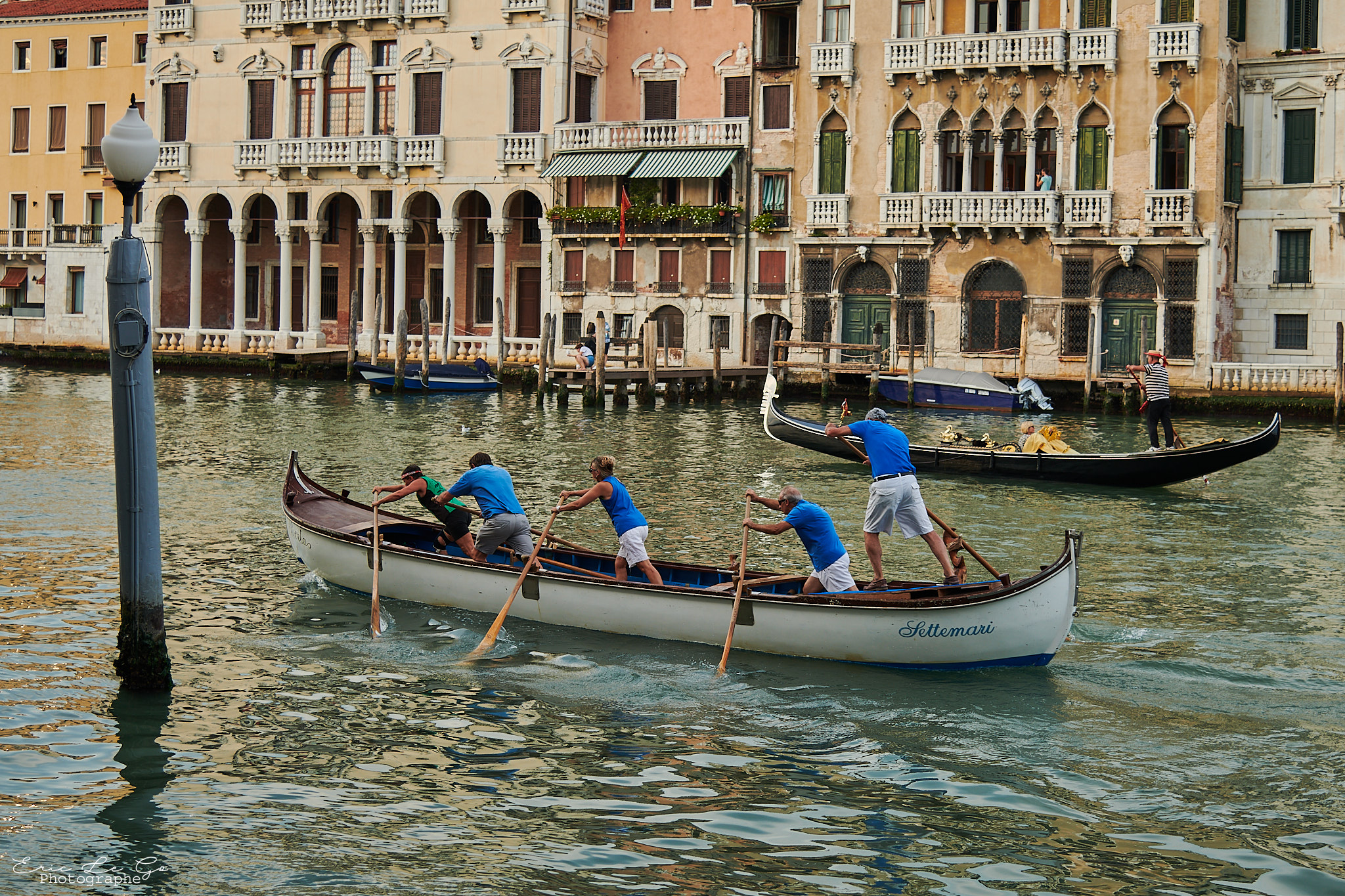 Gondoles sur le Grand Canal de Venise