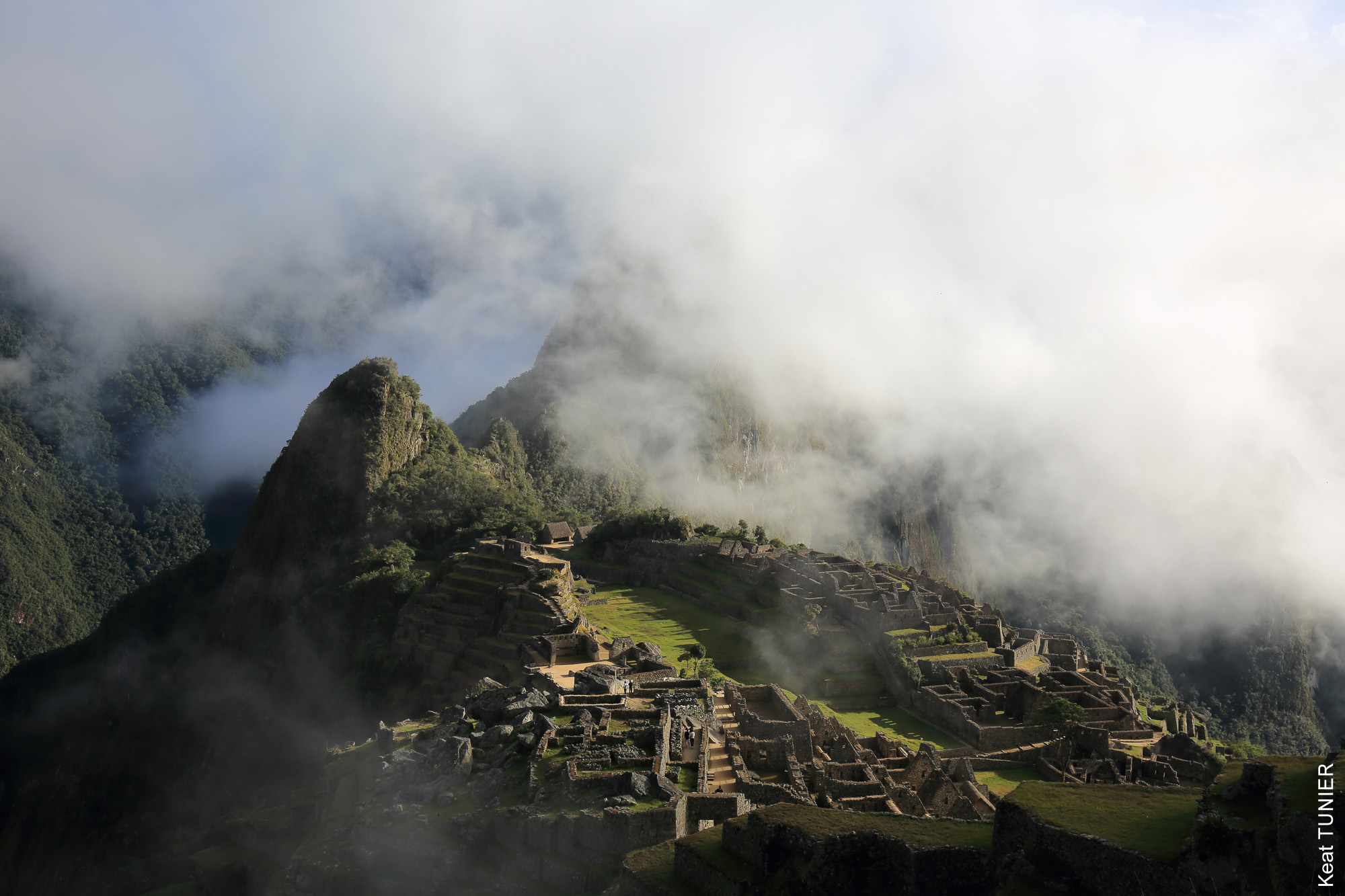 Machu Pichu Machu Pichu sous les nuages au Pérou